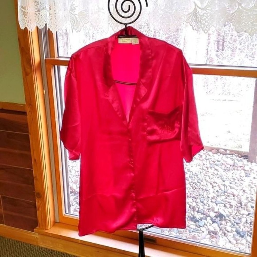 Victoria's Secret Vintage Gold‎ Tag Embroidered Burgandy Button Sz S Nightshirt